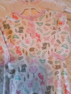 (2)Cute Animal Print Baby Onesie Sets